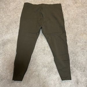 Forever 21 + green legging slacks with ankle and hip zippers